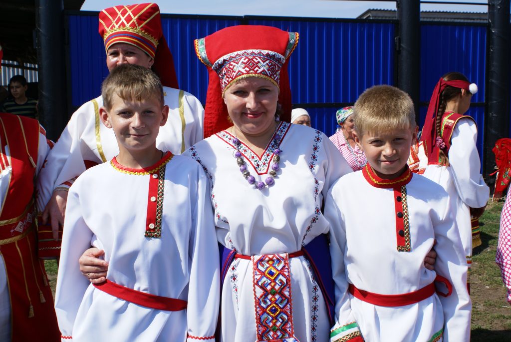 Народ мордва. Молдовец. МОРДАВЫ семья. Мардов человек.